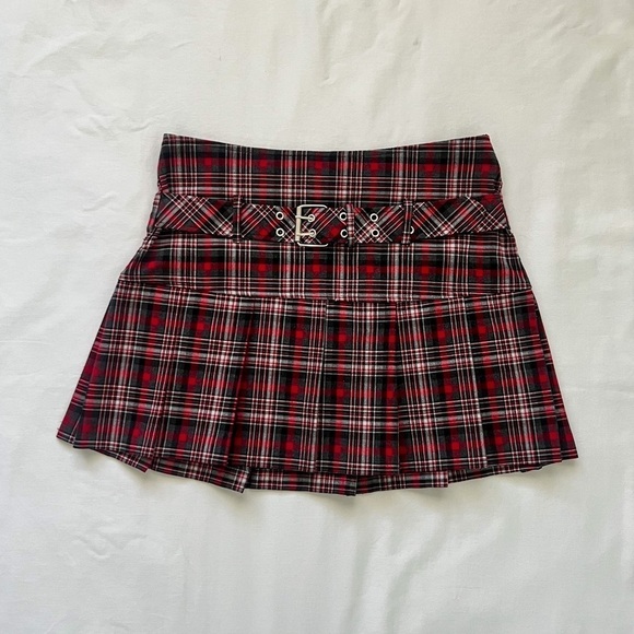 Y2K No Boundaries Plaid Pleated Mini Skirt - Picture 5 of 10